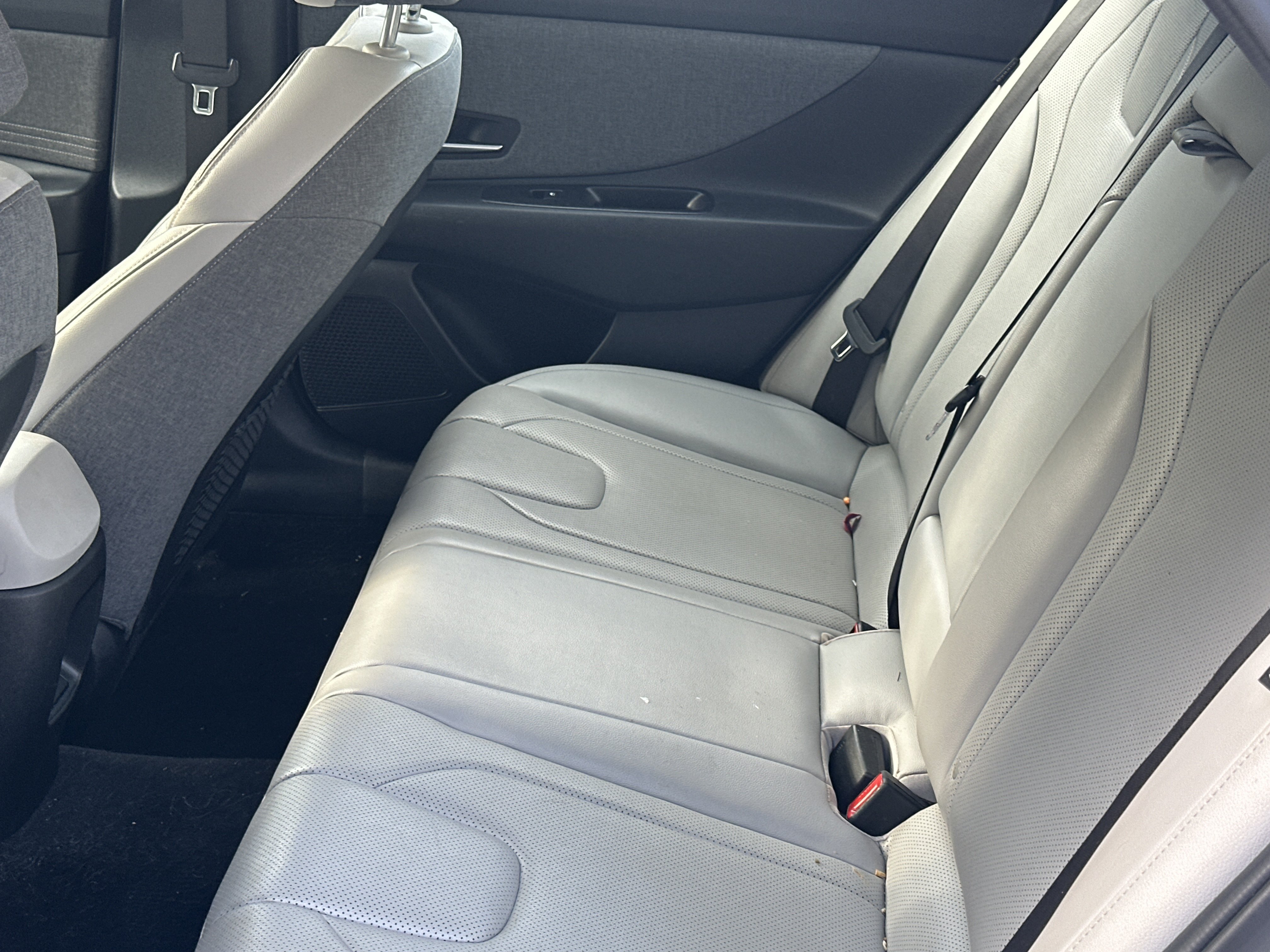 Used 2024 Hyundai Elantra Limited FWD image 20