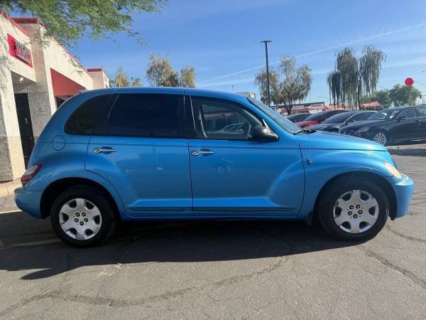 Used 2009 Chrysler PT Cruiser FWD image 2