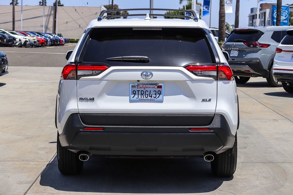 Used 2021 Toyota RAV4 XLE w/ Carpet Mat Package (TMS) FWD image 6