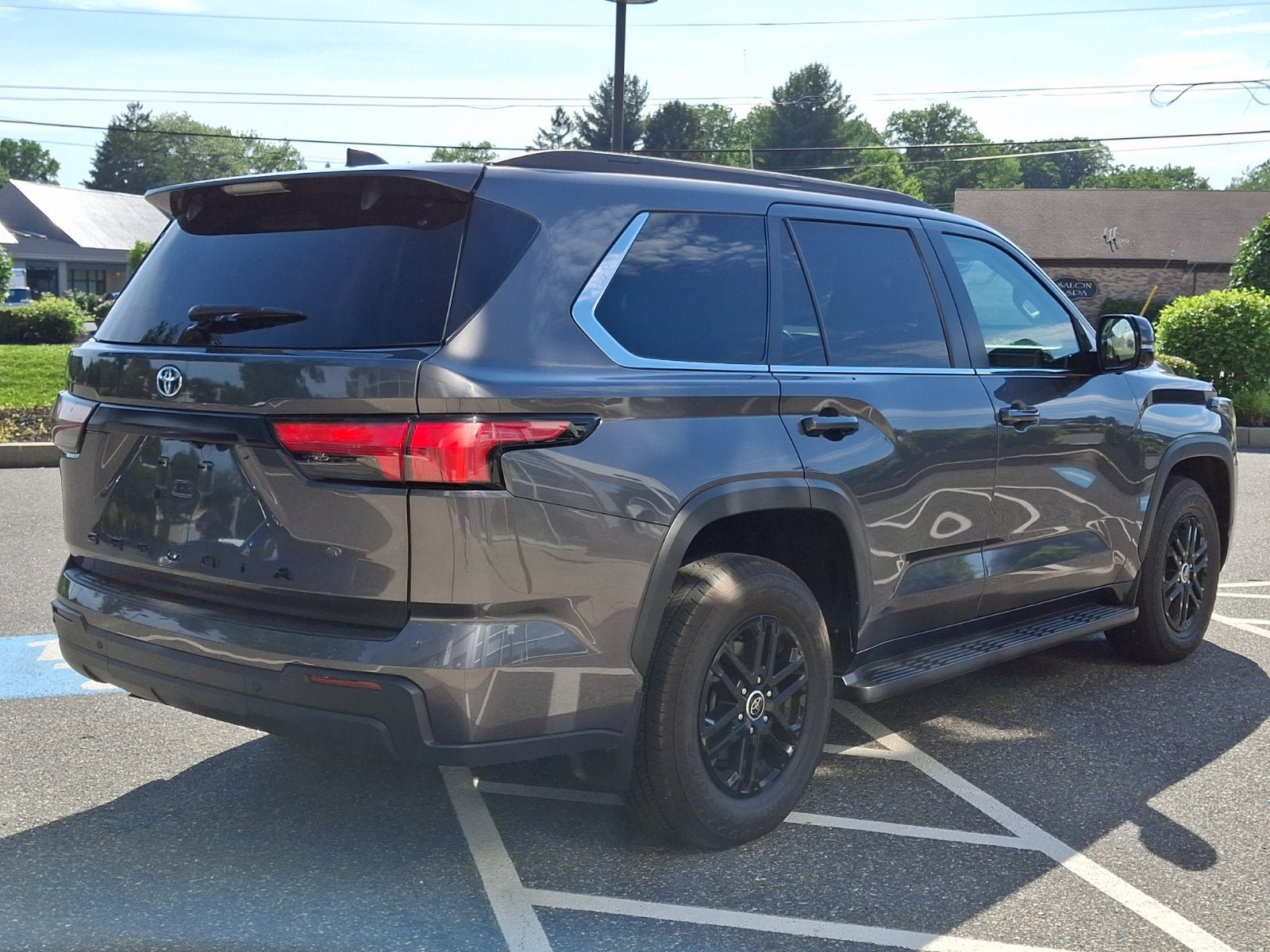 Used 2024 Toyota Sequoia SR5 w/ SR5 Premium Package AWD/4WD image 4