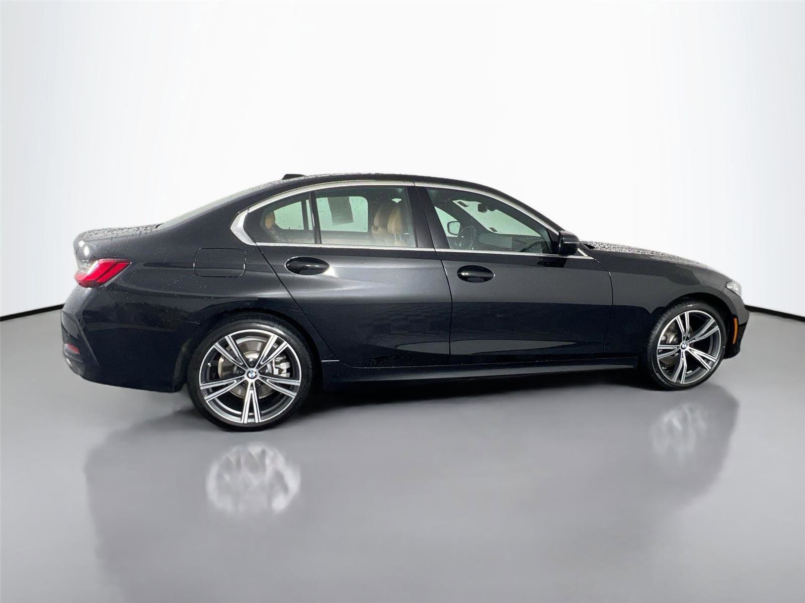 Certified 2024 BMW 330i xDrive Sedan w/ Convenience Package image 7