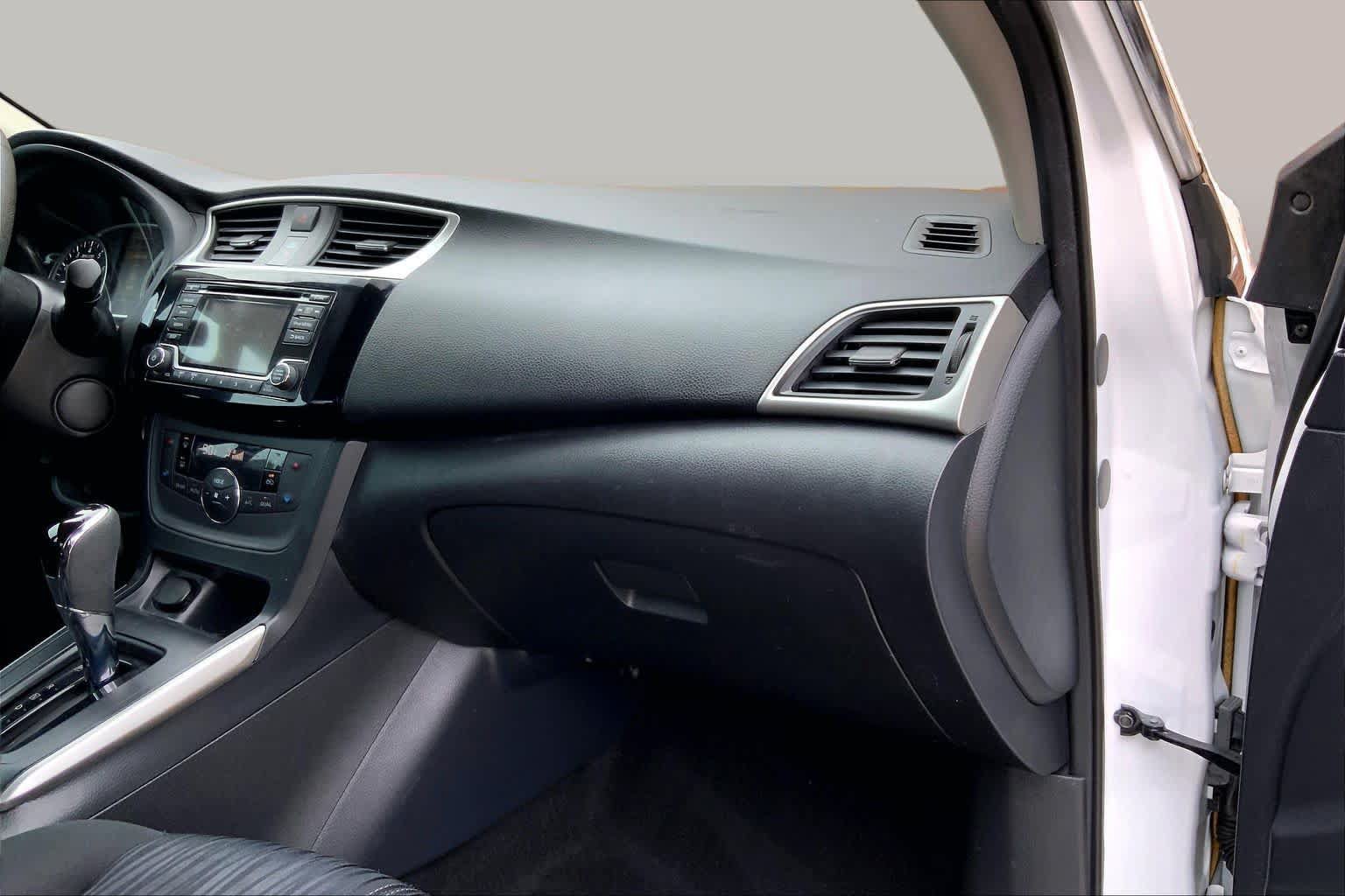 Used 2018 Nissan Sentra SV FWD image 16