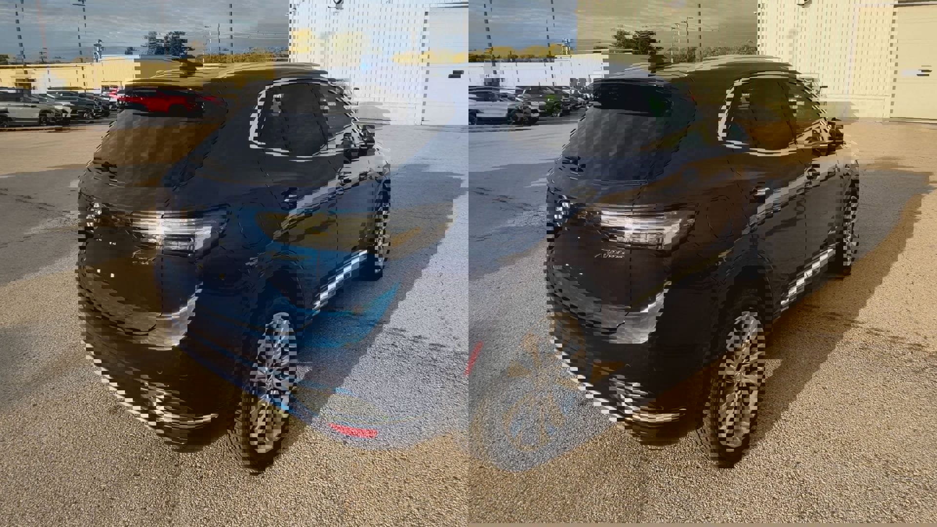 Used 2023 Buick Envision Avenir image 8