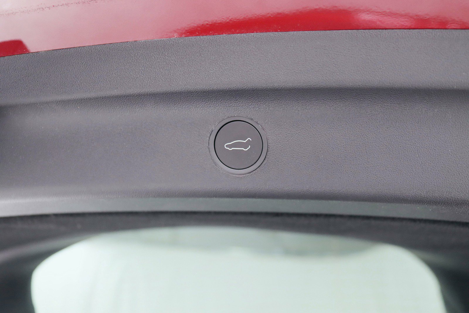 Used 2025 Tesla Model Y Long Range image 38