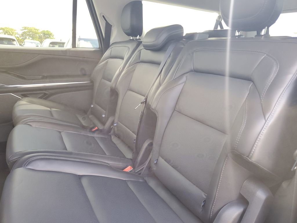 New 2025 Lincoln Navigator L Reserve image 12