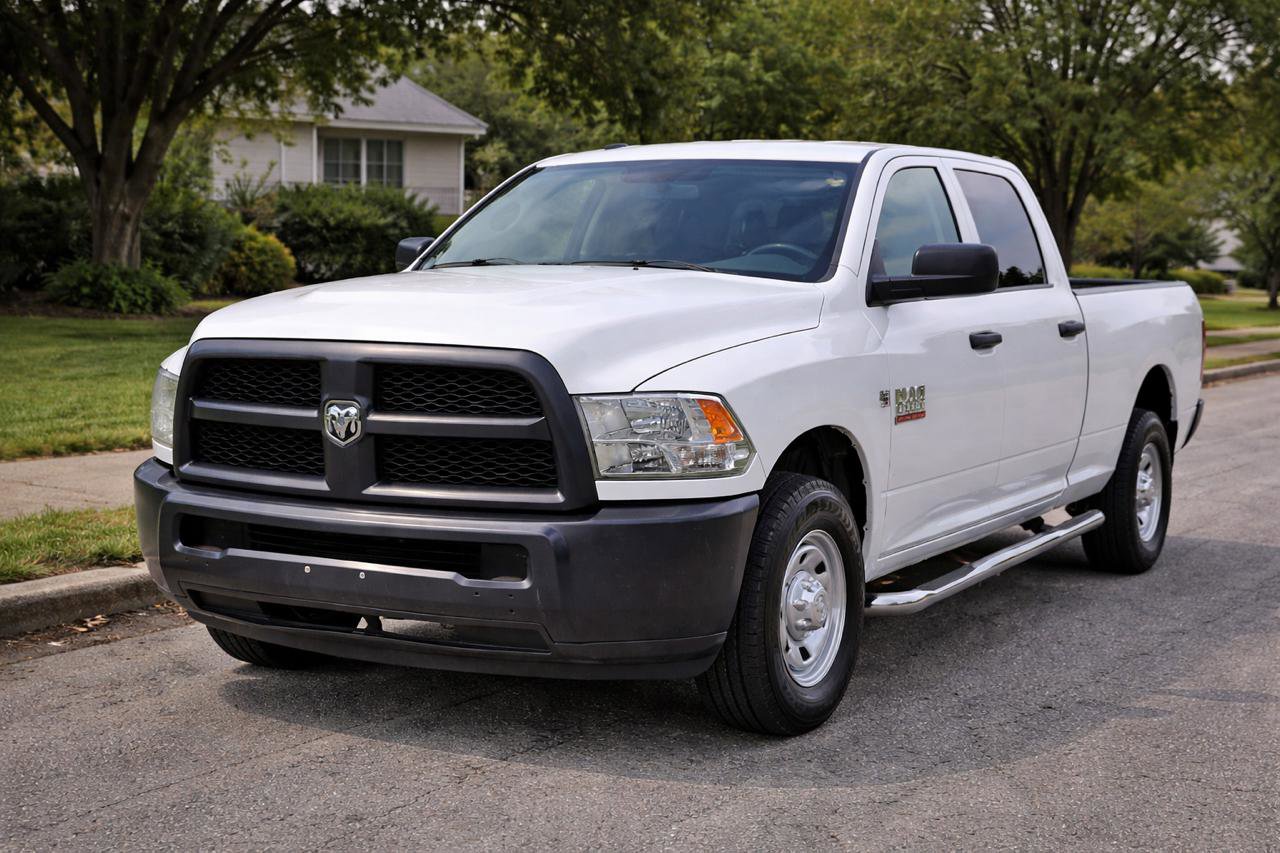 Used 2014 RAM 2500 SLT image 2