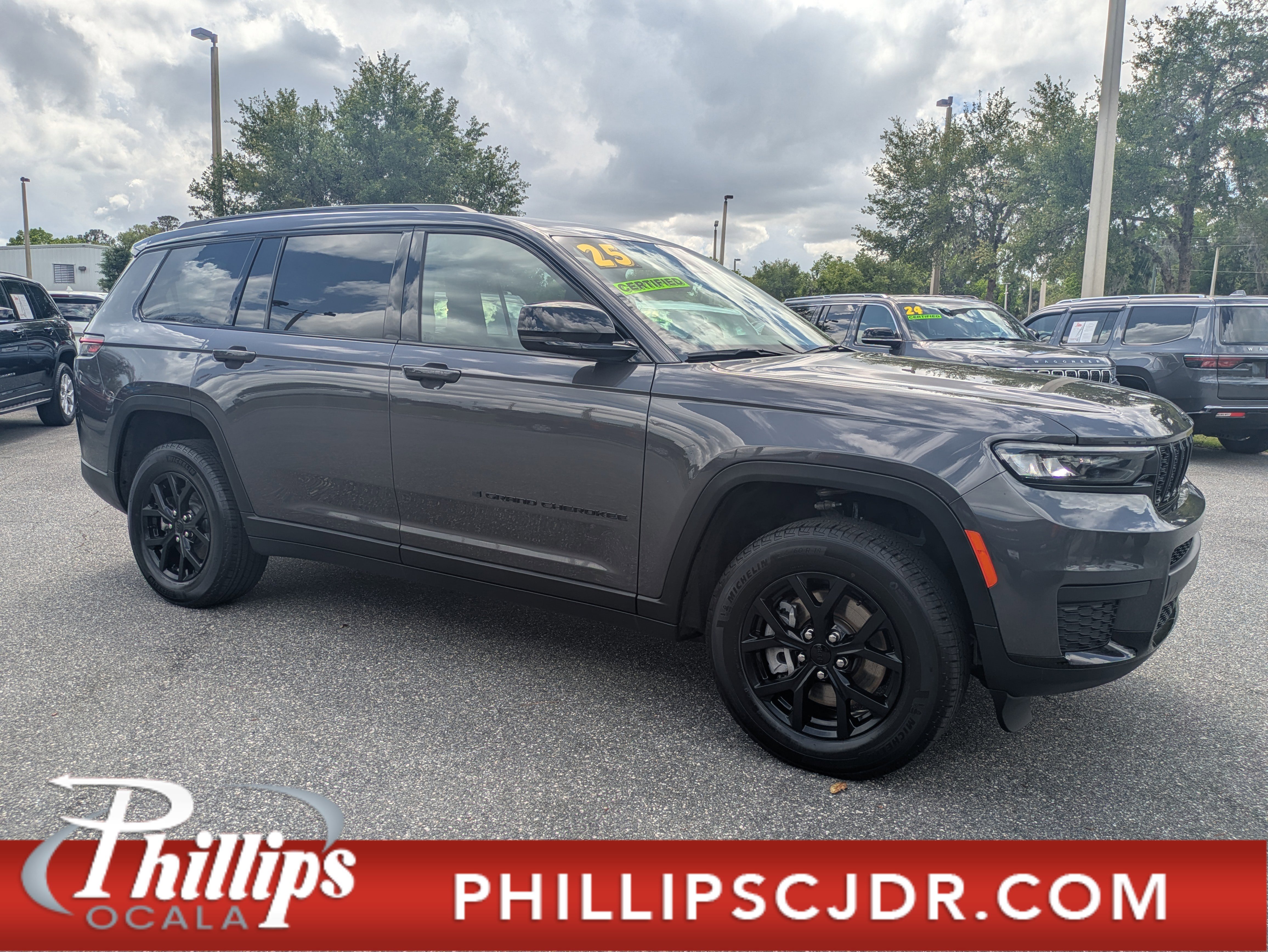 Used 2025 Jeep Grand Cherokee L Altitude AWD/4WD image 1