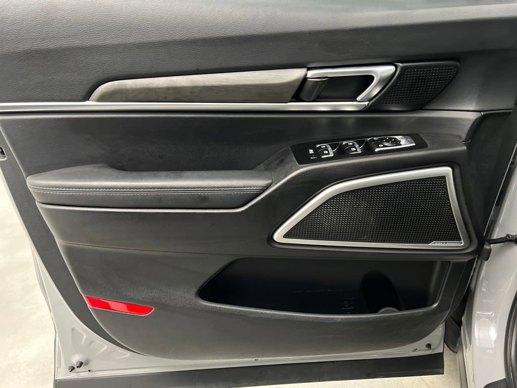 Used 2023 Kia Telluride EX X-Line image 11