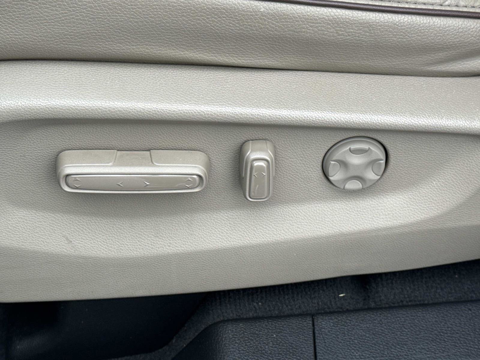 Used 2023 Honda Odyssey Elite image 16