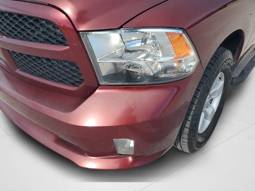Used 2017 RAM 1500 Express RWD image 22