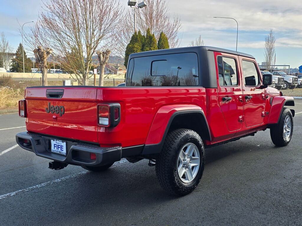Used 2022 Jeep Gladiator Sport image 5