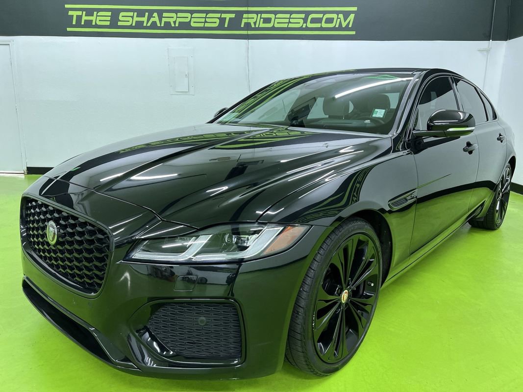 Used 2023 Jaguar XF SE RWD image 5