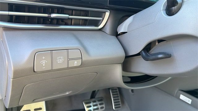 Certified 2025 Hyundai Elantra SEL FWD image 16