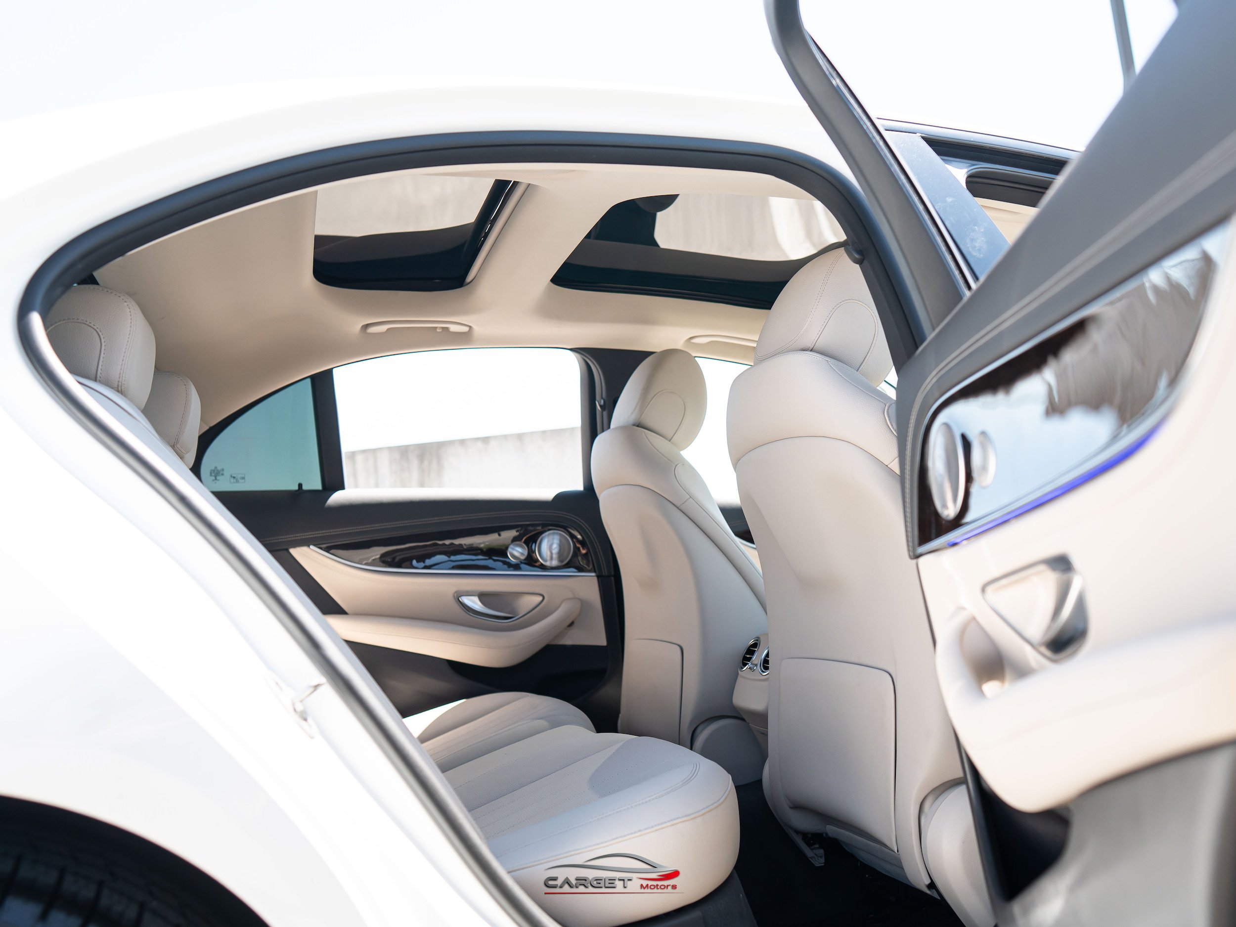 Used 2021 Mercedes-Benz E 350 4MATIC Sedan w/ Premium Package image 19