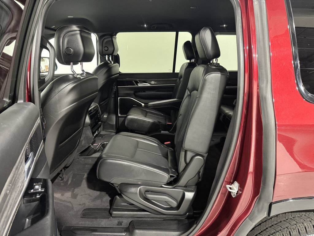 Used 2022 Jeep Wagoneer Series III w/ Flexible Seating Group AWD/4WD image 20