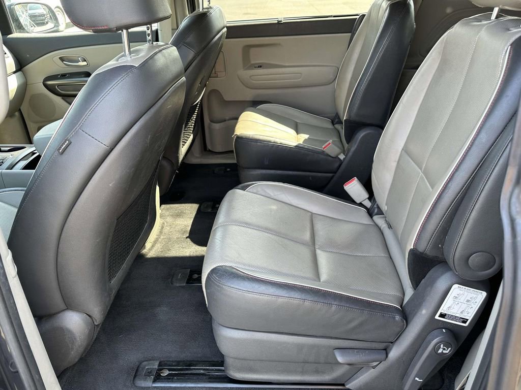 Used 2017 Kia Sedona LX w/ LX Essentials Premium Package image 11