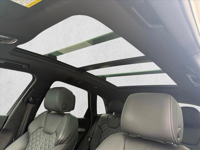 Used 2021 Audi SQ5 Premium Plus w/ Premium Plus Package AWD/4WD image 9