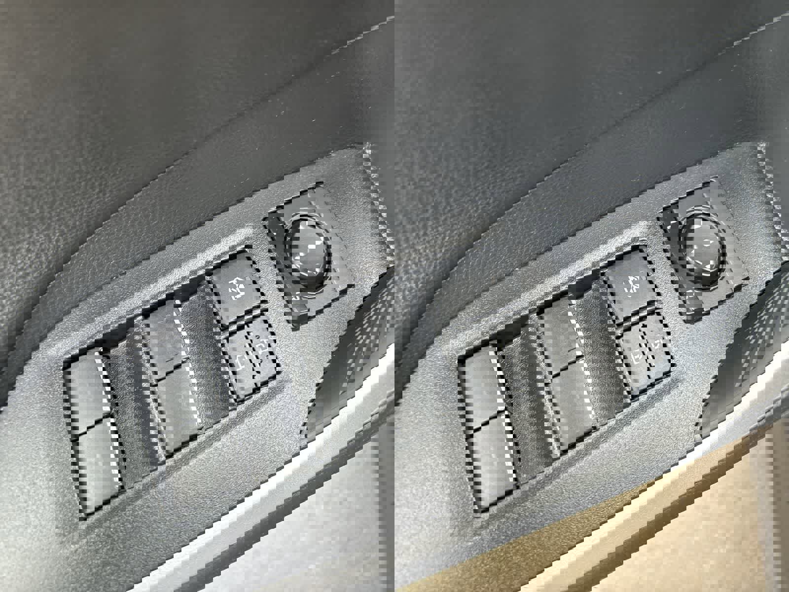 Used 2022 Toyota RAV4 XSE w/ Weather Package image 10