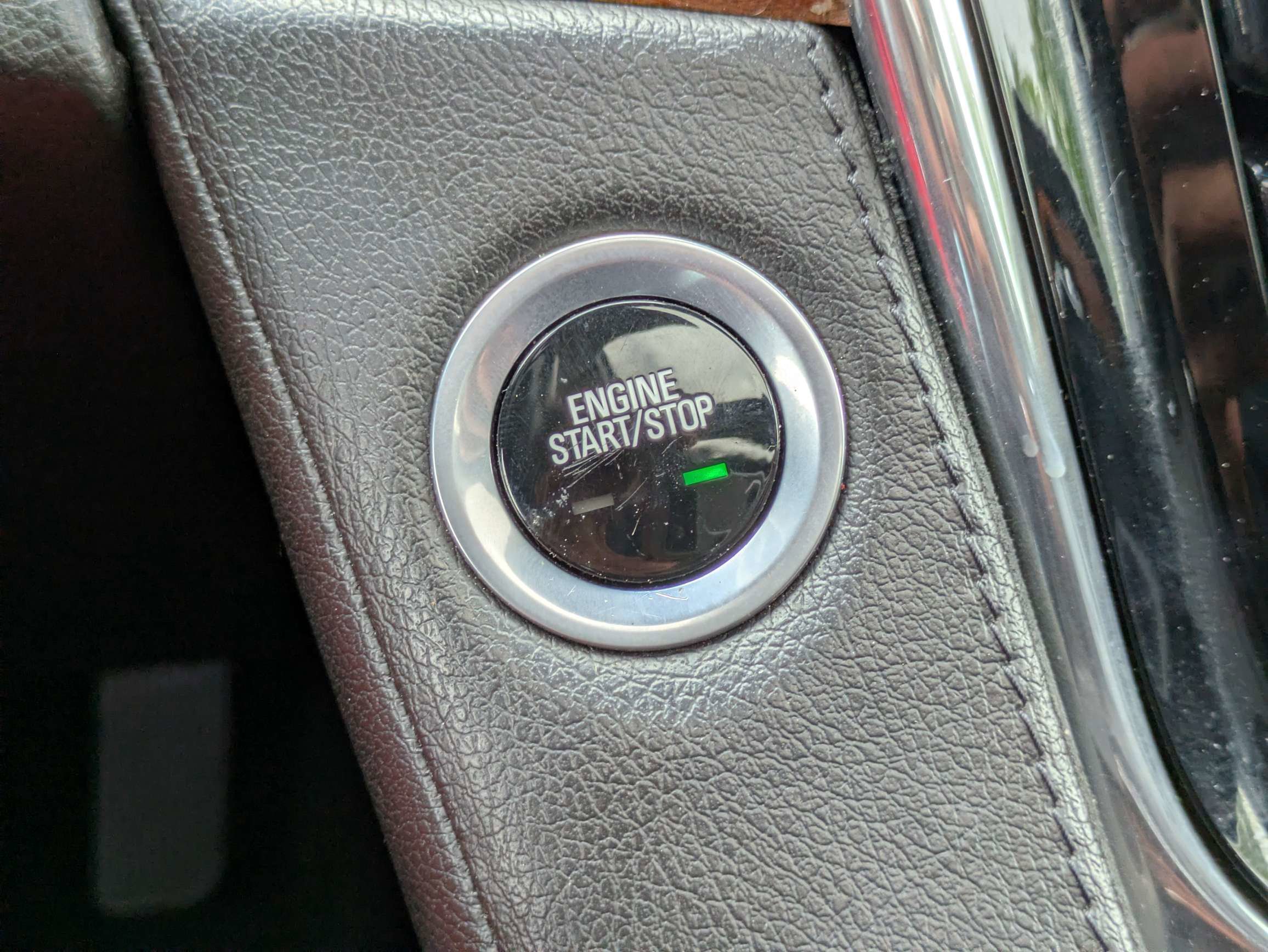 Used 2015 Cadillac Escalade Luxury RWD image 32