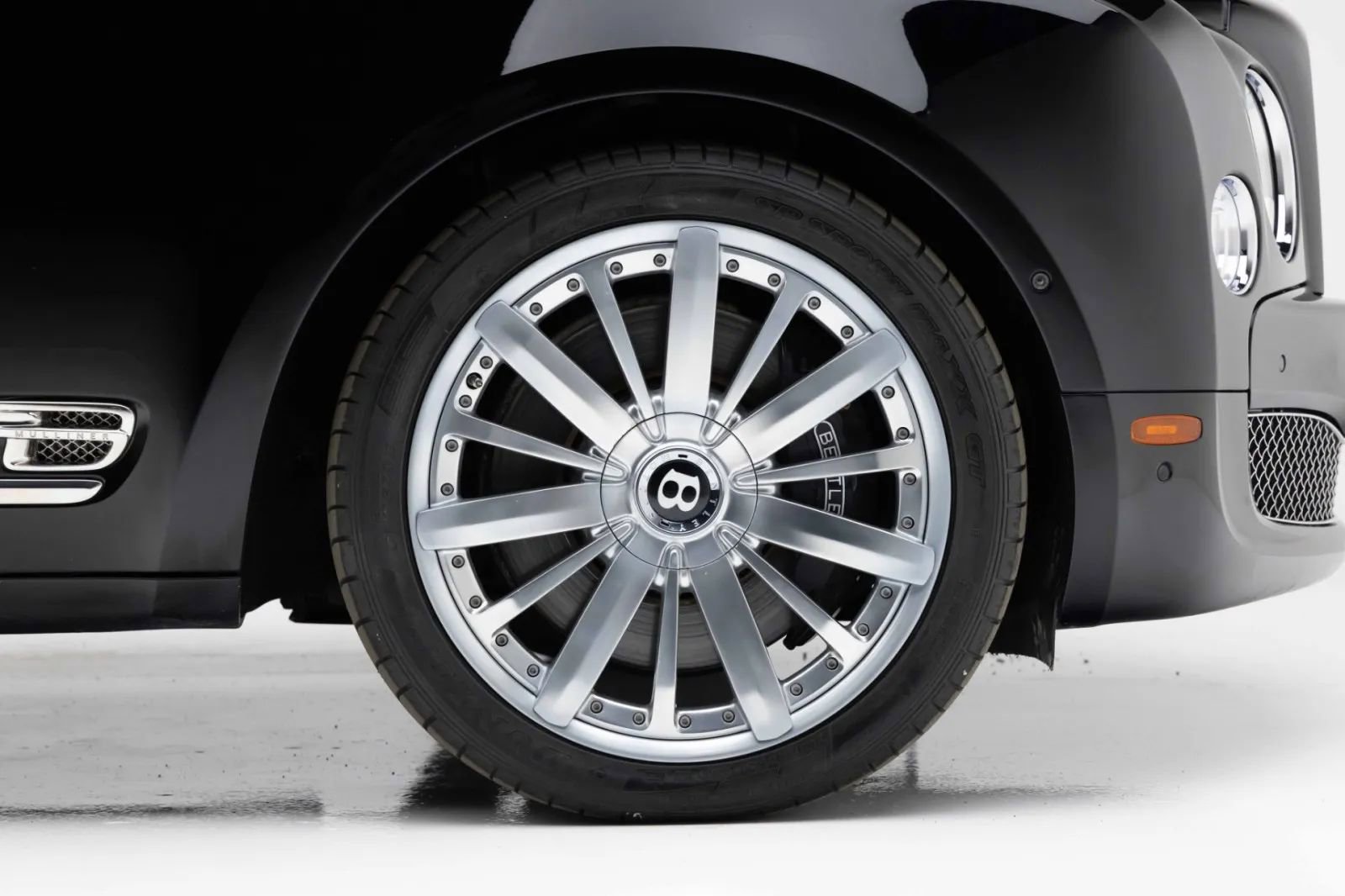 Used 2014 Bentley Mulsanne RWD image 33