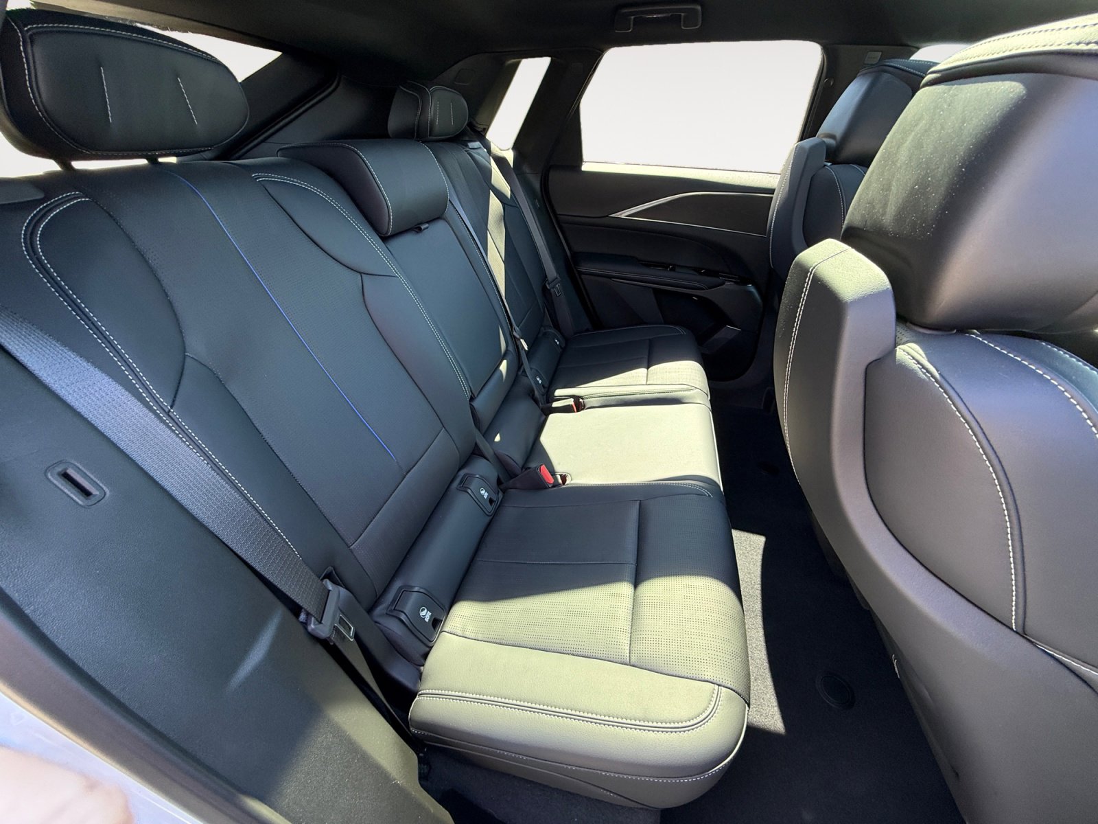 Used 2024 Cadillac Lyriq Luxury image 18