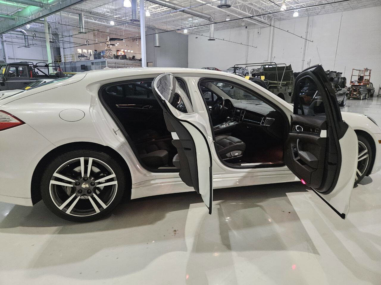 Used 2010 Porsche Panamera S image 37