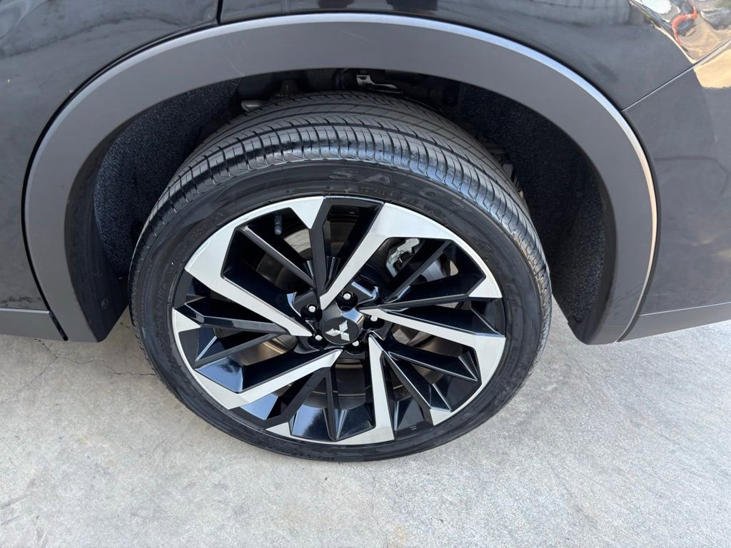 Used 2024 Mitsubishi Outlander SE image 11