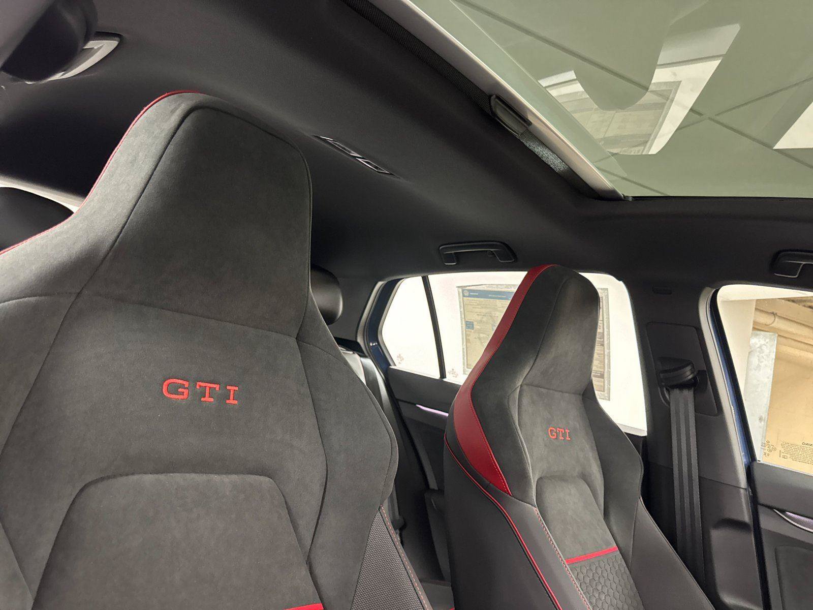New 2026 Volkswagen Golf SE FWD image 15