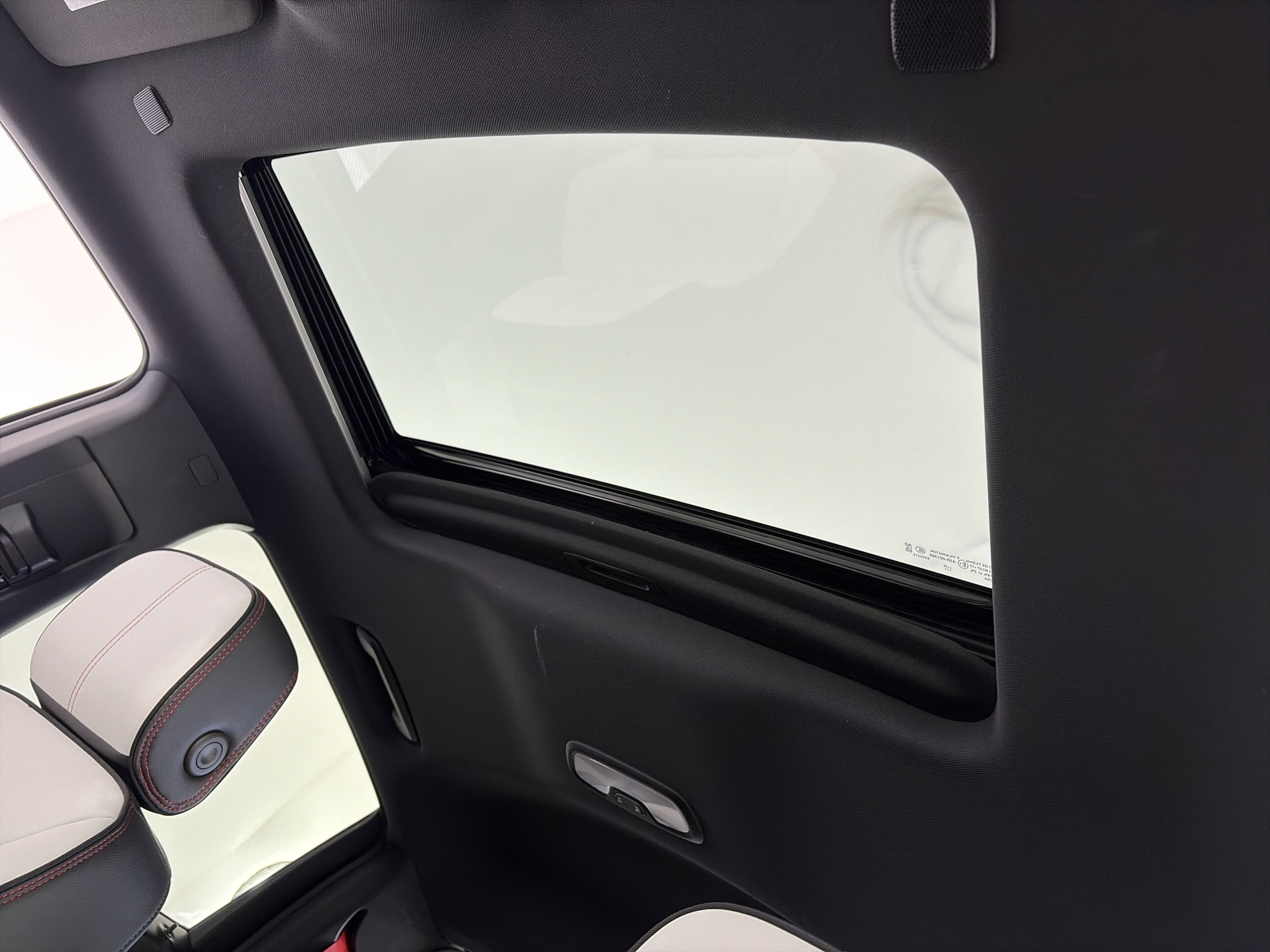 Certified 2025 GMC Canyon AT4 w/ AT4X Package AWD/4WD image 18