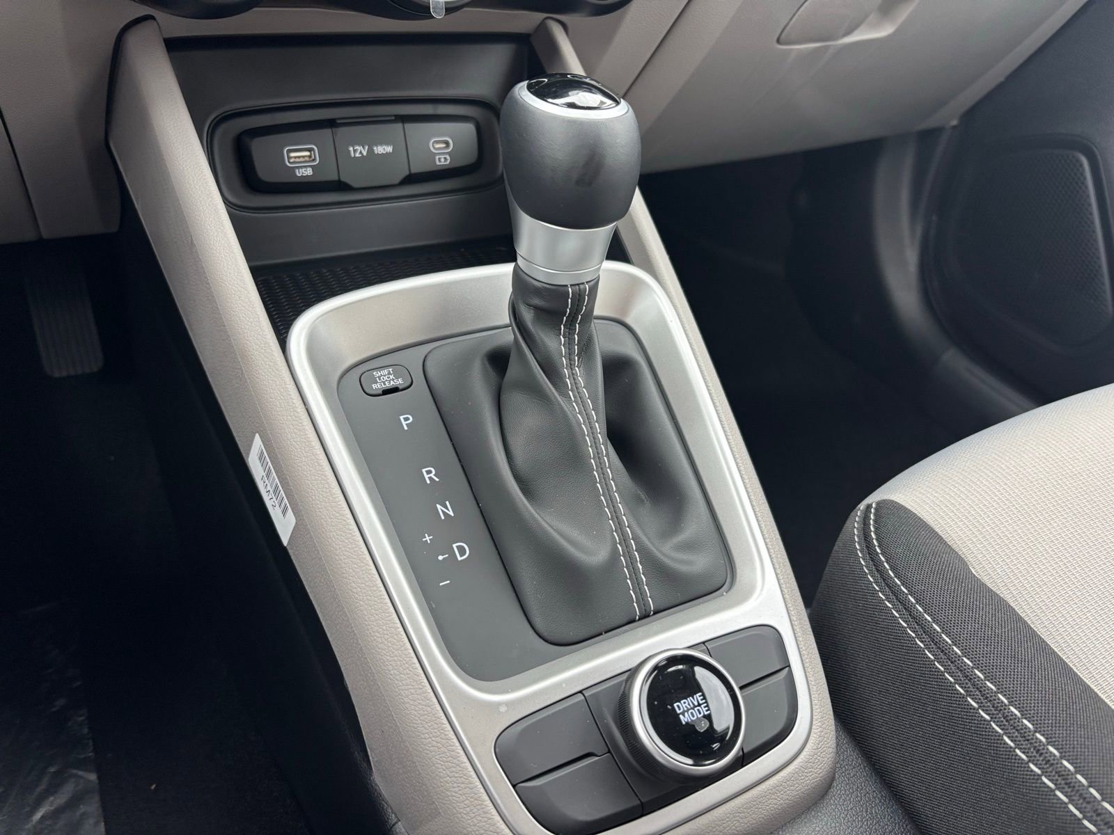 New 2025 Hyundai Venue SEL FWD image 20