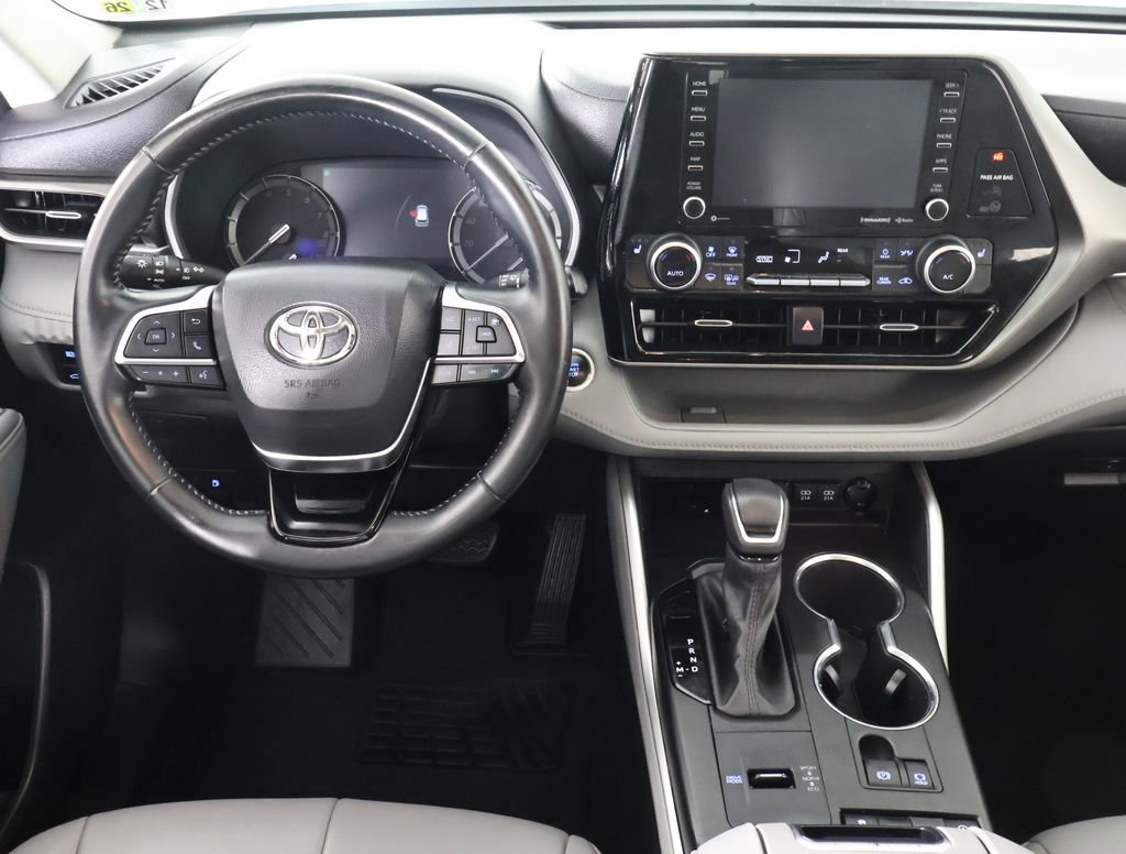 Used 2021 Toyota Highlander XLE image 8