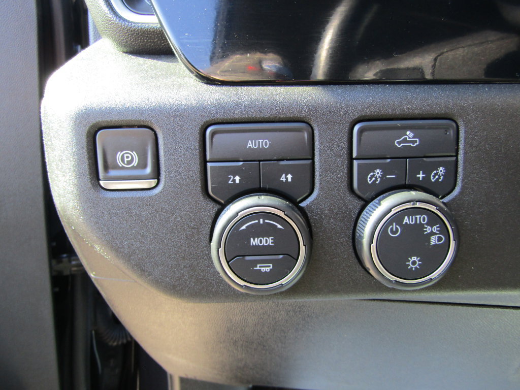 Used 2024 Chevrolet Silverado 1500 LT AWD/4WD image 17