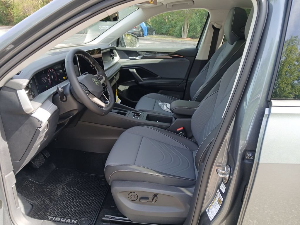 New 2026 Volkswagen Tiguan SE AWD/4WD image 9