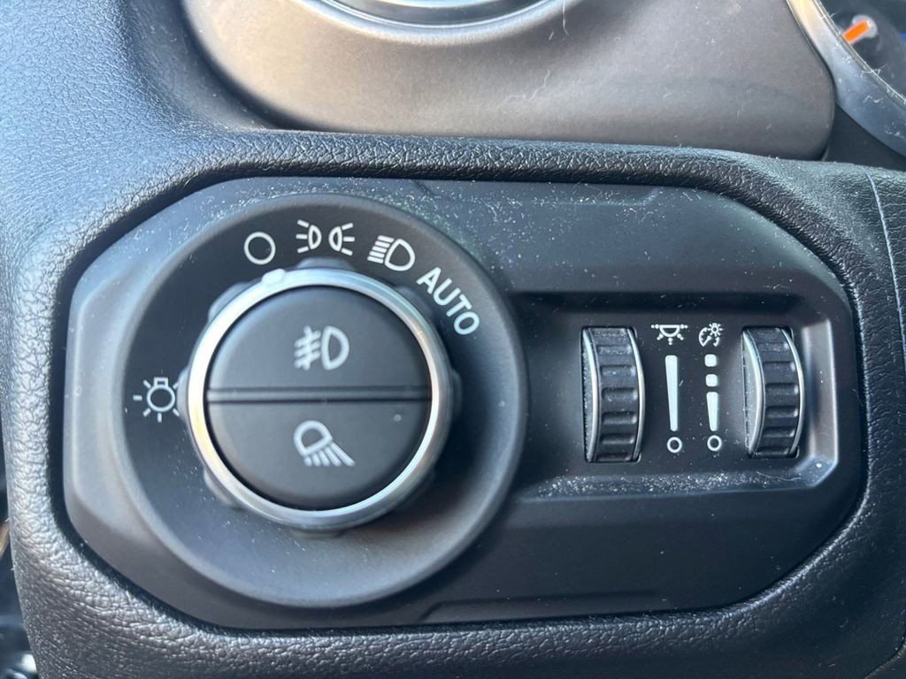 Used 2021 Jeep Gladiator Overland image 41