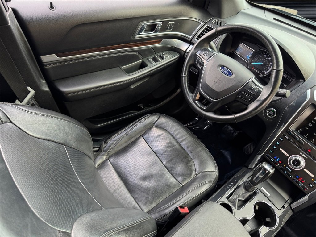 Used 2018 Ford Explorer Limited image 15