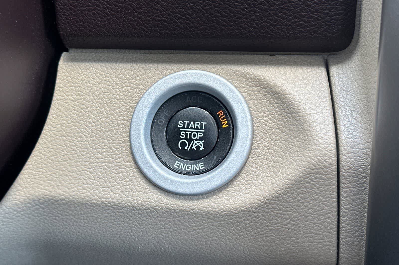 Used 2015 RAM 1500 Laramie w/ Convenience Group AWD/4WD image 24