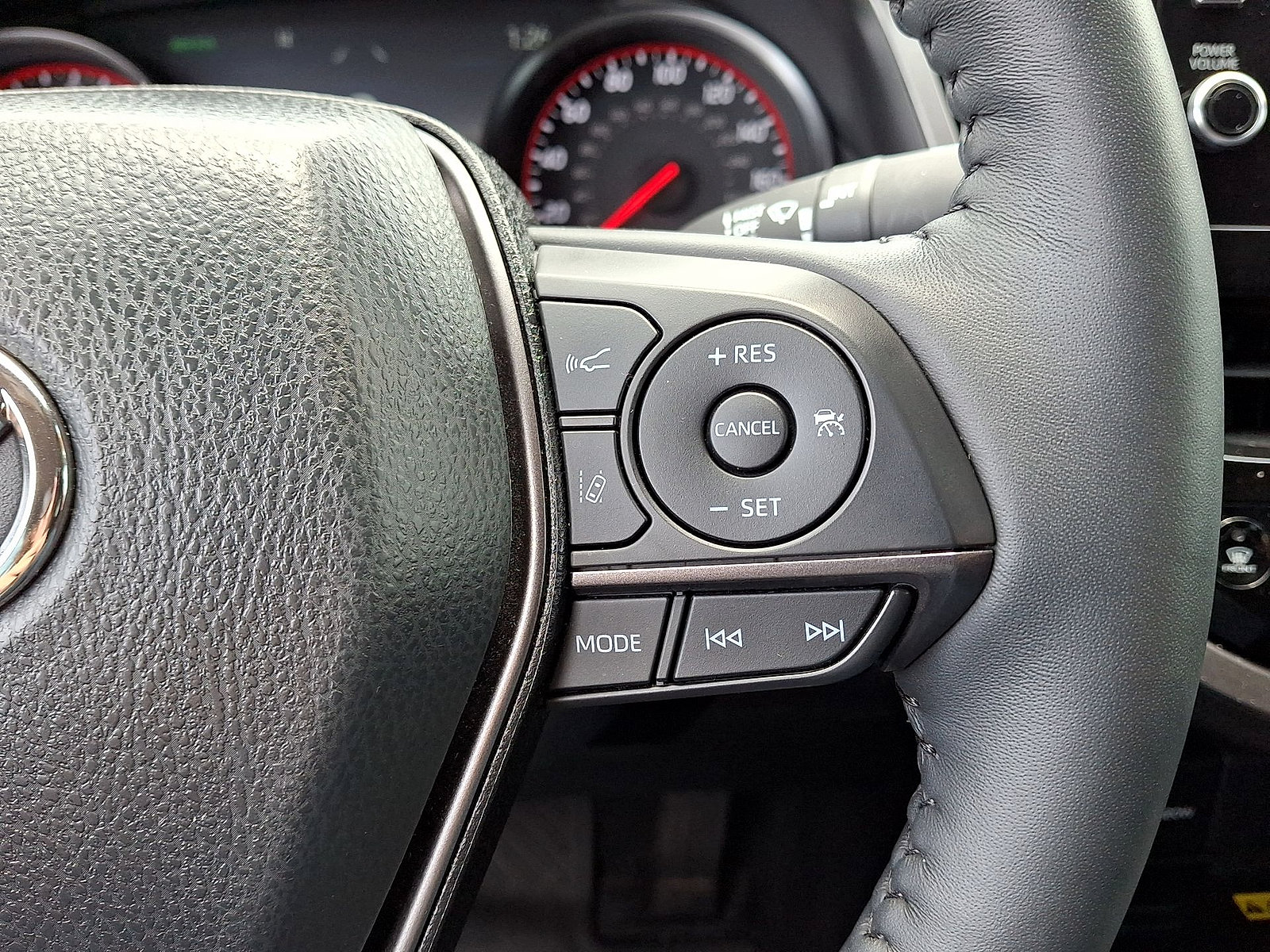Used 2024 Toyota Camry XSE w/ Cold Weather Package FWD image 18