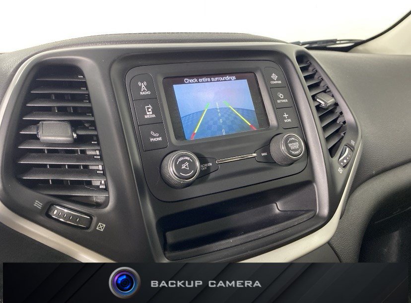 Used 2016 Jeep Cherokee Sport AWD/4WD image 2