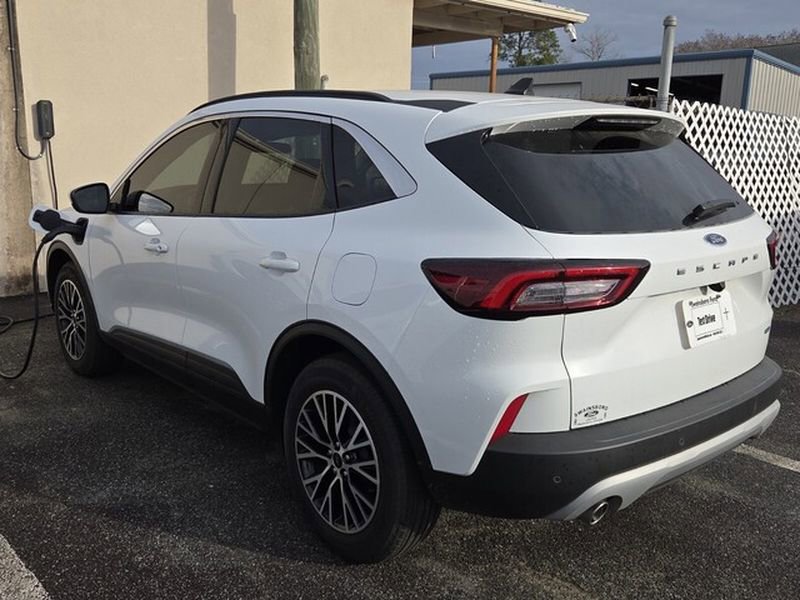 Used 2023 Ford Escape SE image 8