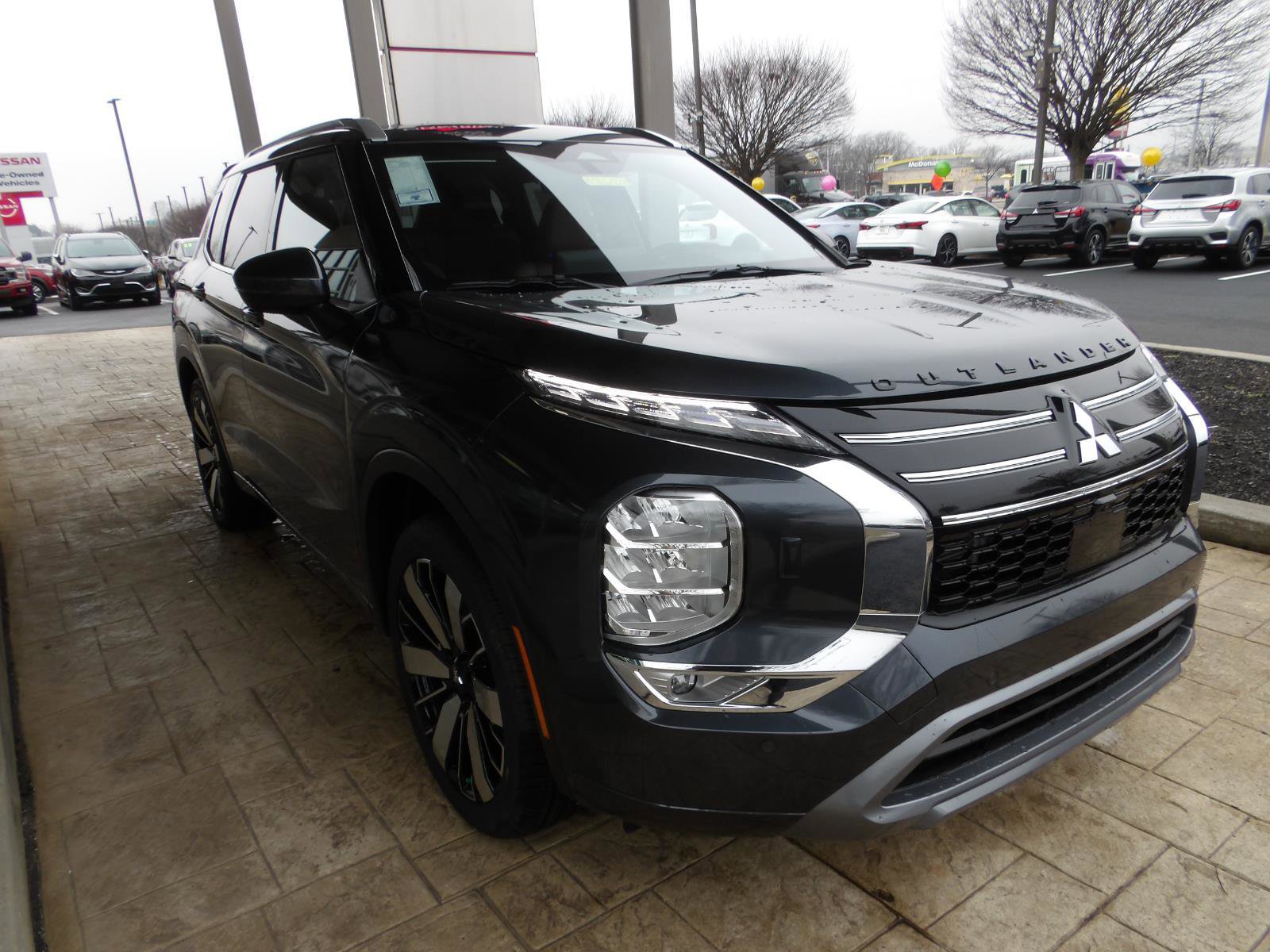 New 2026 Mitsubishi Outlander SEL image 3