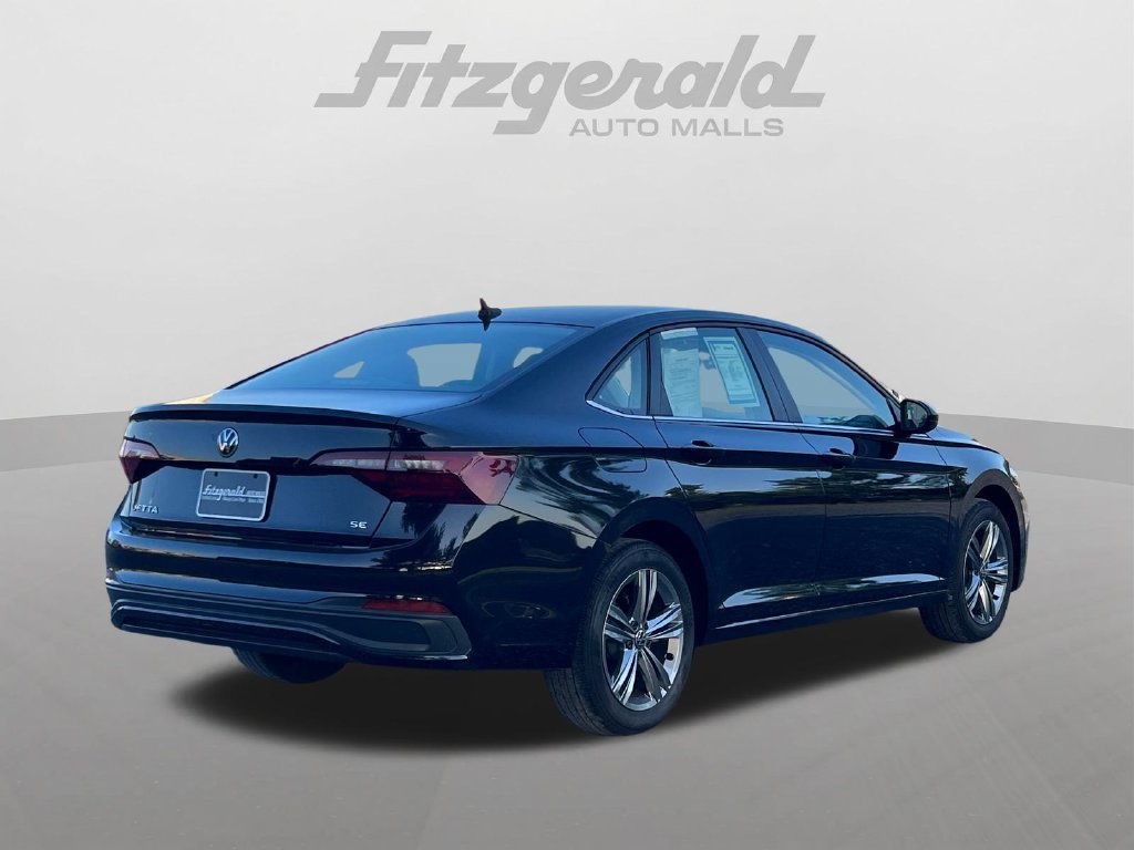 Used 2024 Volkswagen Jetta SE FWD image 8