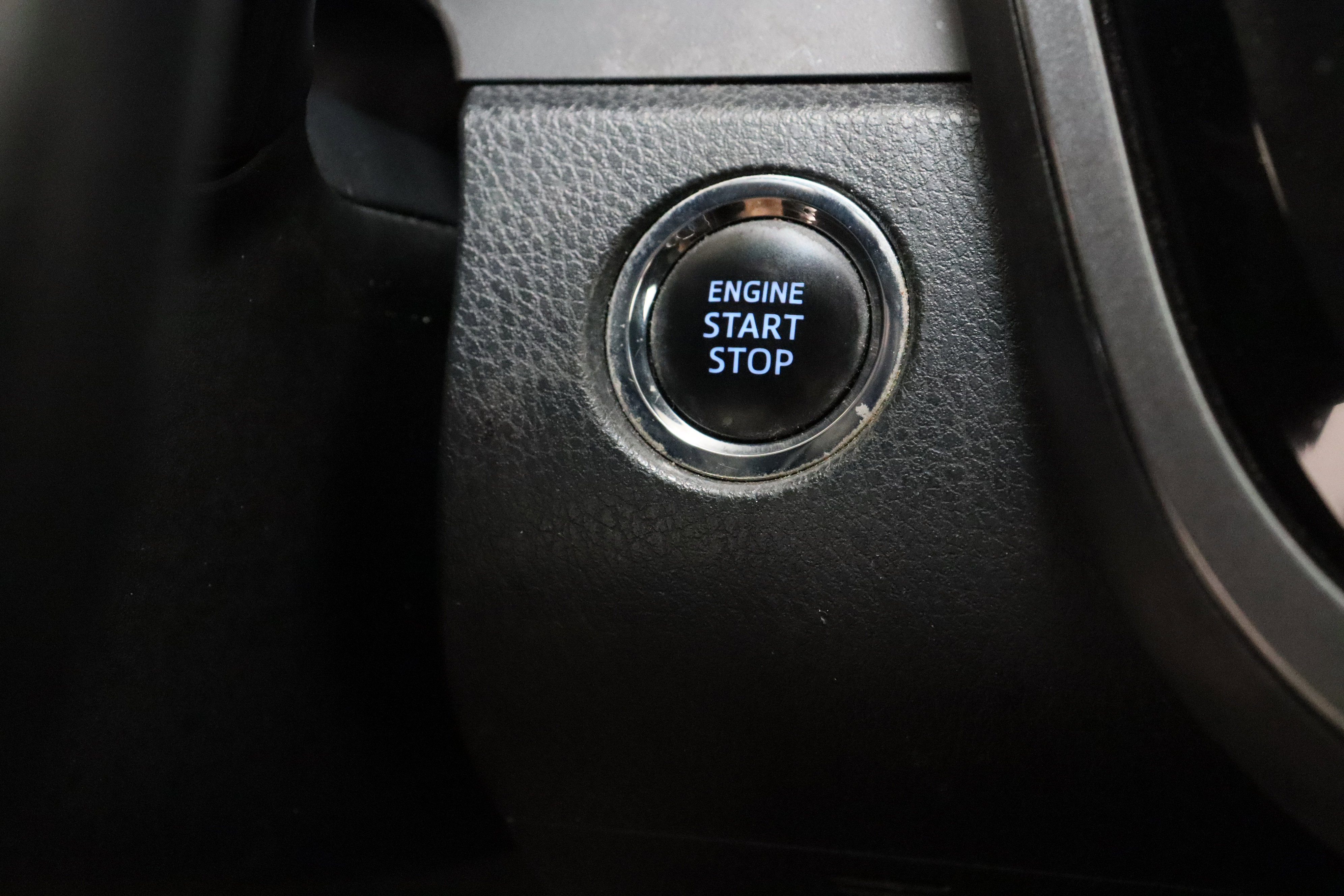 Used 2018 Toyota Camry XSE image 18