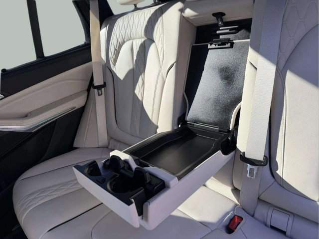 Used 2022 BMW X5 xDrive40i w/ M Sport Package image 22