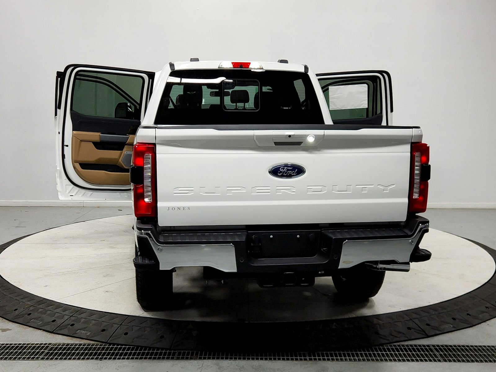 New 2026 Ford F250 Lariat w/ Chrome Package image 14