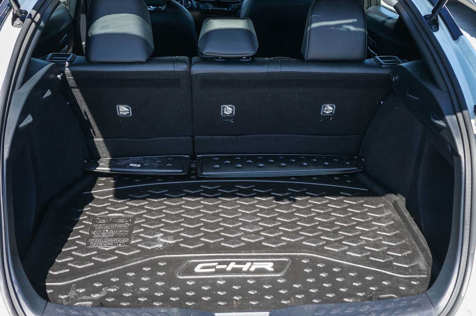 Used 2022 Toyota C-HR Limited FWD image 26