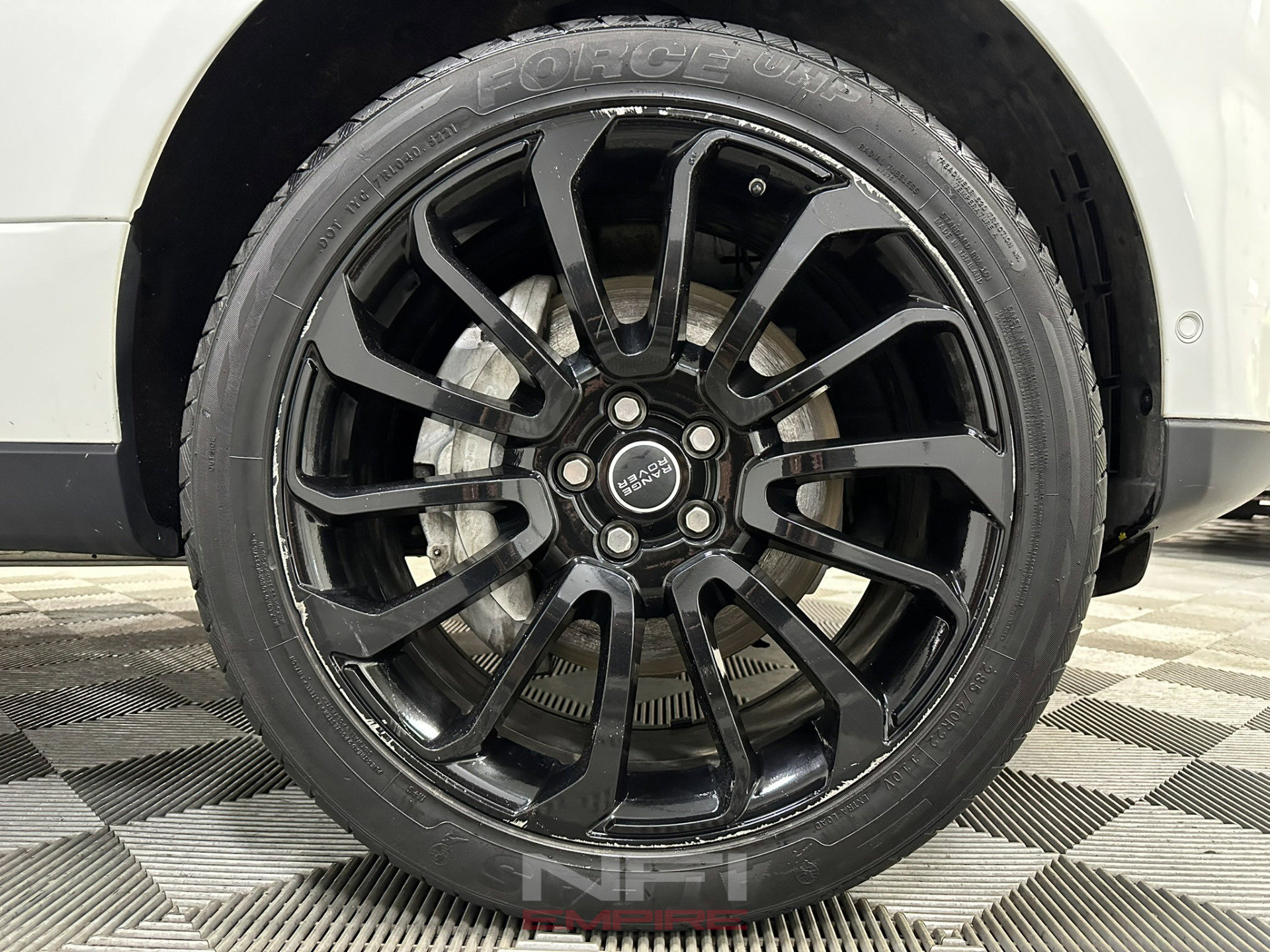 Used 2018 Land Rover Range Rover Supercharged AWD/4WD image 16