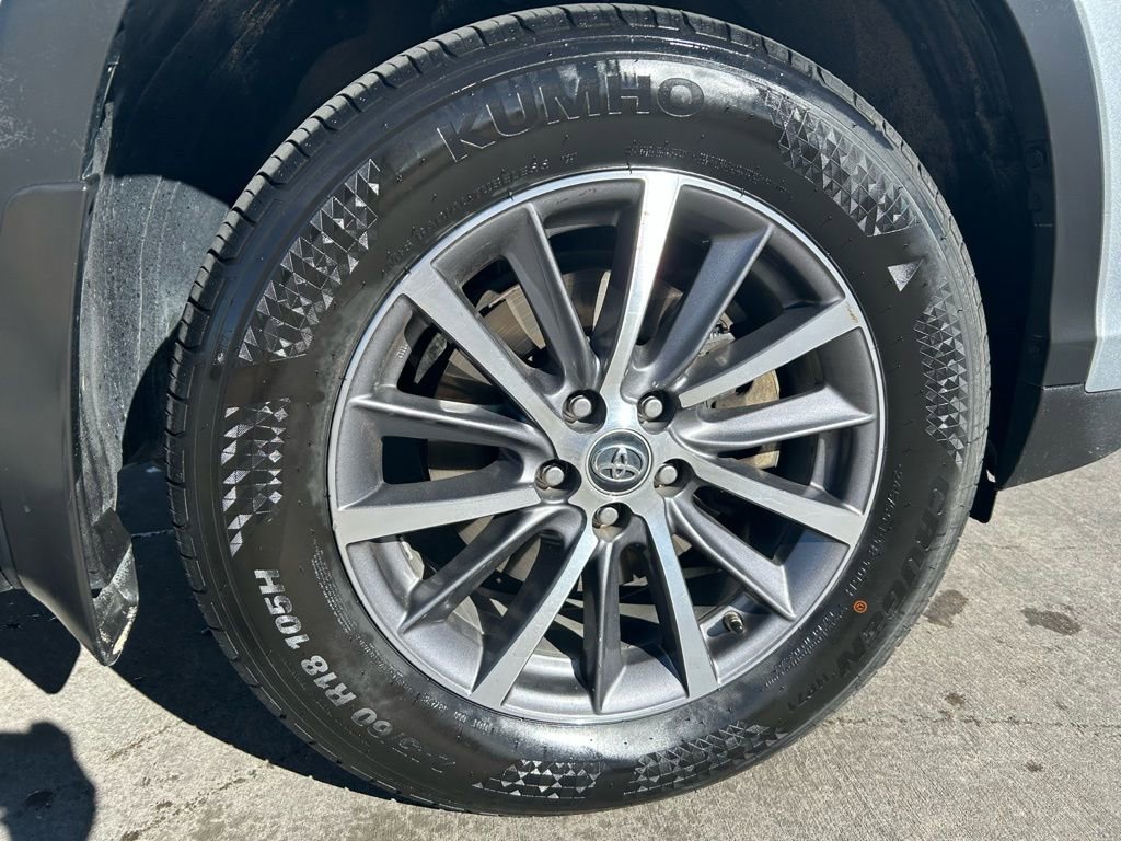 Used 2019 Toyota Highlander XLE image 34