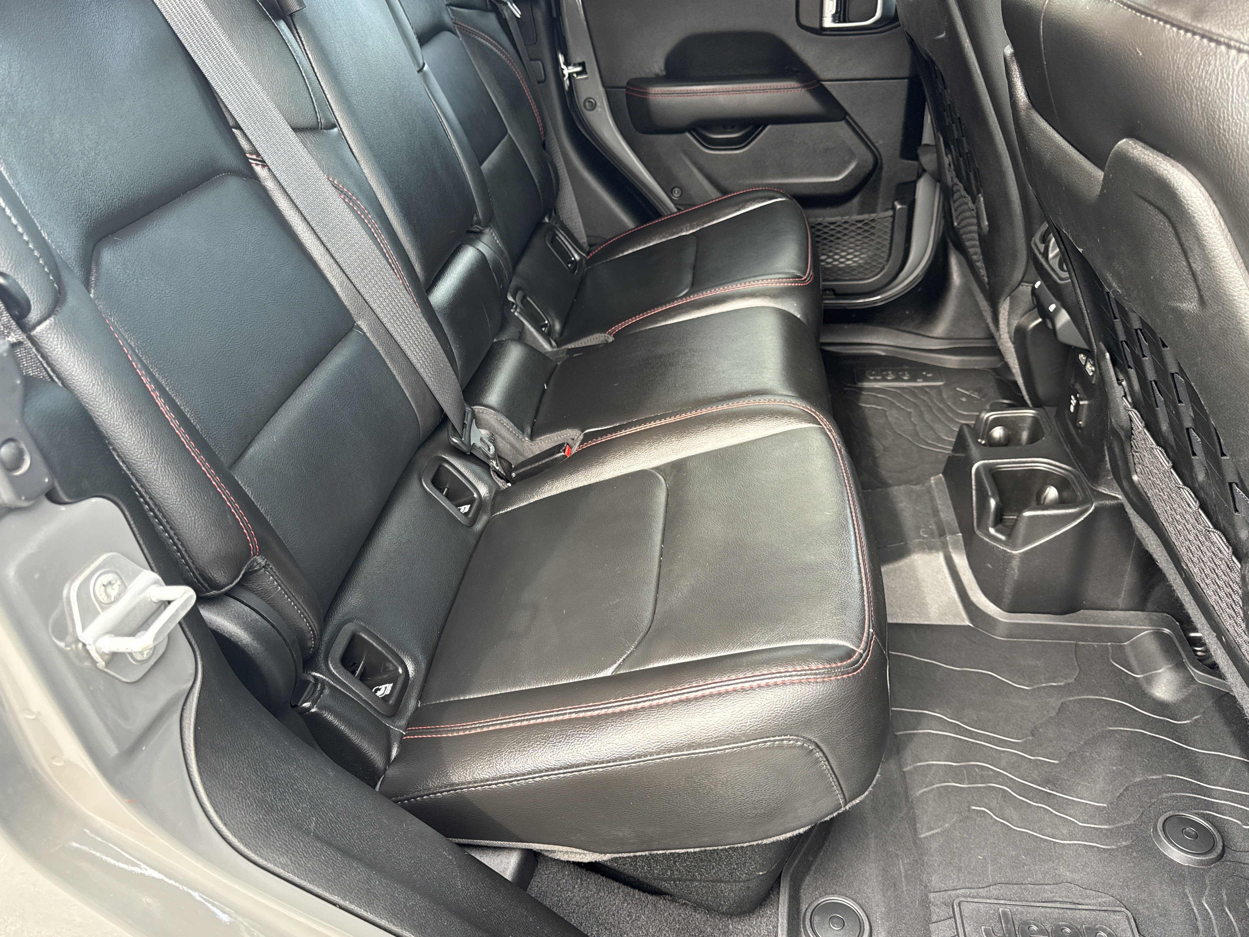 Used 2021 Jeep Gladiator Rubicon AWD/4WD image 17