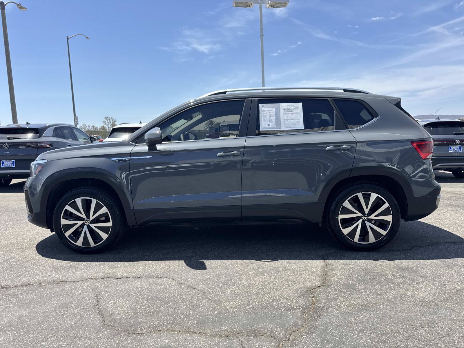 Certified 2023 Volkswagen Taos SE w/ Panoramic Sunroof Package AWD/4WD image 2