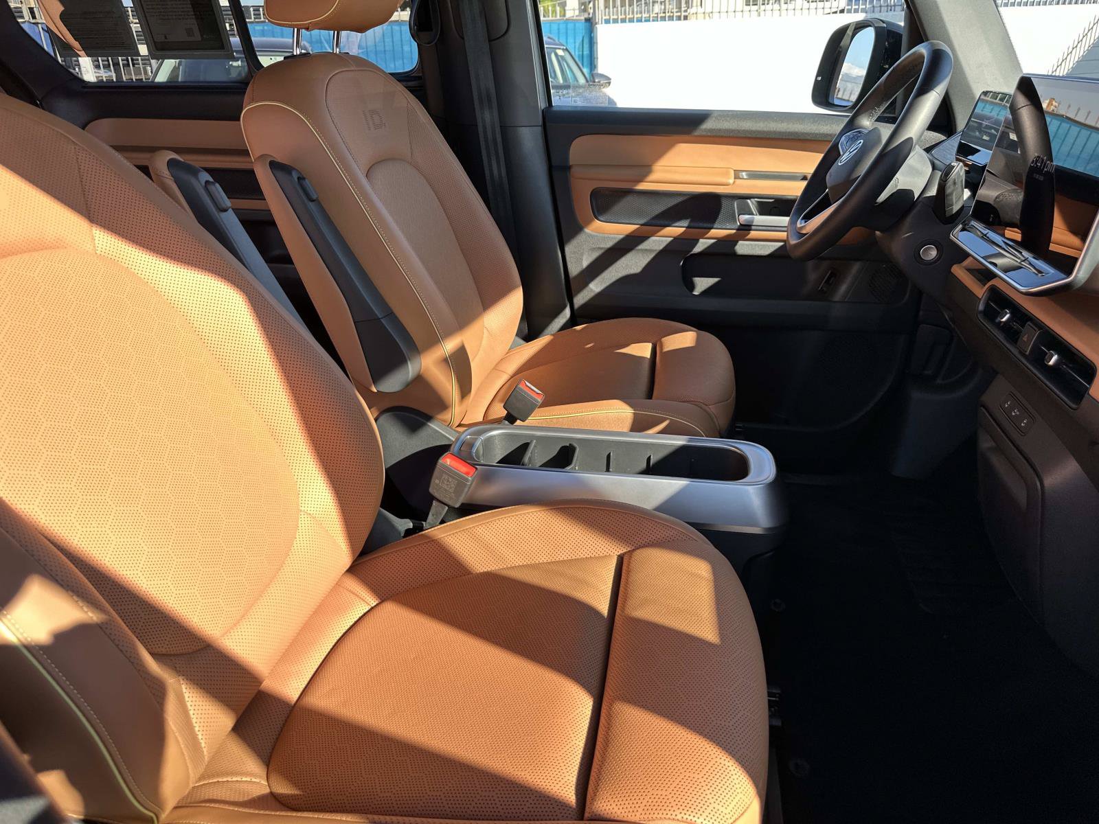 Certified 2025 Volkswagen ID. Buzz Pro S RWD image 28